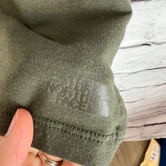 The North Face Women's Sleeveless Tank Top Olive Green Size S - Picture 3 of 7